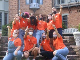 Photo of 2022 NSO leaders posing on glade lawn
